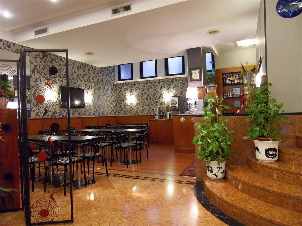 Hotel Roxy Milán Exterior foto
