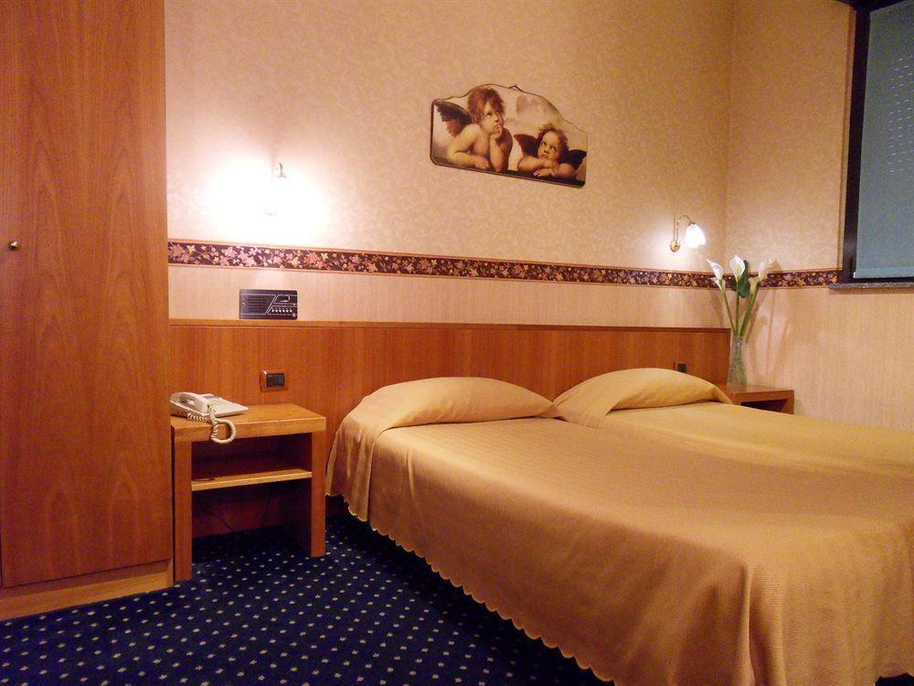 Hotel Roxy Milán Exterior foto